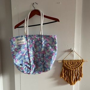Vineyard Vines x Sea Bags Pineapple Chappy Tote